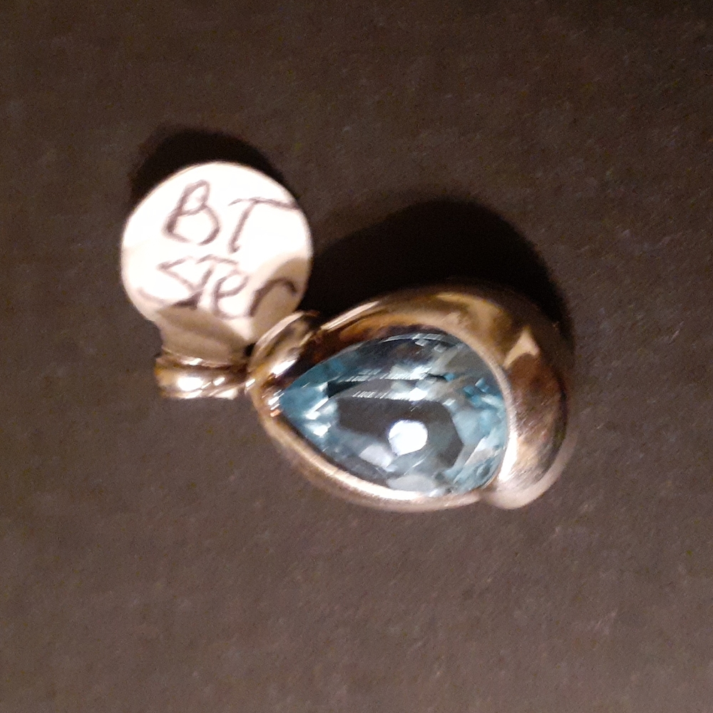 BLUE TOPAZ STERLING SILVER PENDANT